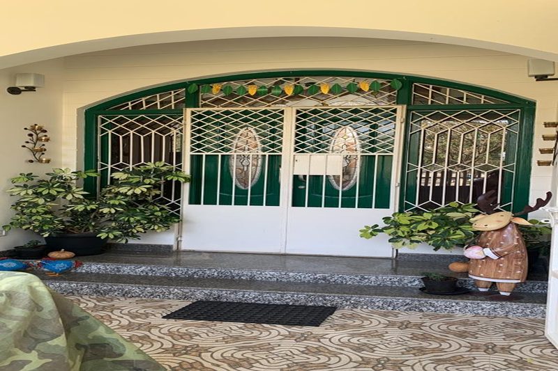 Anekal Villa - Arched Lintel Door
